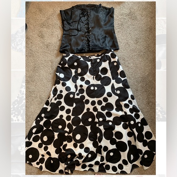 Gently Used Venus 2 Piece Dress Size 14 Corset - Picture 2 of 8